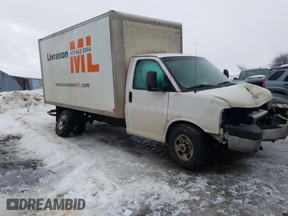 2019 GMC Savana z VIN 7GZ07SFG1KN003218, wystawiony jako Copart lot #84340584 z przebiegiem 383 500 mil mil oraz Szkody całkowita. Historia ofert i sprzedaży dostępna na DreamBid. Obrazek 4.