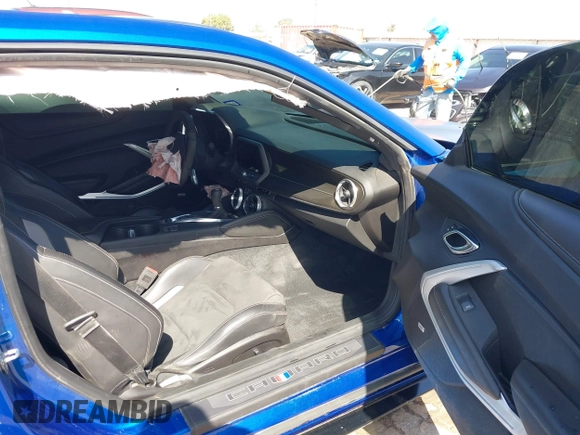 2018 Chevrolet Camaro 2SS z VIN 1G1FG1R77J0179000, wystawiony jako IAAI lot #42012808 z przebiegiem 32 013 mil mil oraz . Historia ofert i sprzedaży dostępna na DreamBid. Obrazek 5.