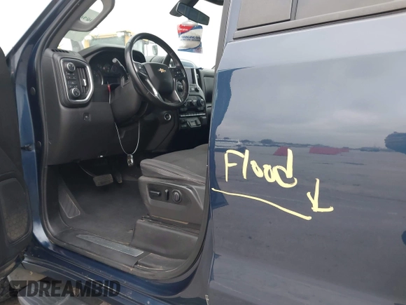 2019 Chevrolet Silverado 1500 LT with VIN 3GCUYDED0KG134986, listed as a IAAI auction lot 40829041 with Not Provided miles. Bid and sale history available at carsss.com. Image 6.