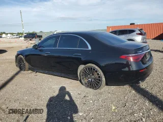 2022 Mercedes-Benz S-Class S 500 with VIN W1K6G6DBXNA166358, listed as a Copart auction lot 87015084 with 32,424 mi miles and Salvage Title. Bid and sale history available at carsss.com. Image 2.