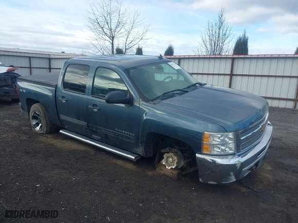 2012 Chevrolet Silverado 1500 LT with VIN 1GCPKSE74CF123098, listed as a IAAI auction lot 41852132 with 146,463 mi miles. Bid and sale history available at carsss.com. Image 1.