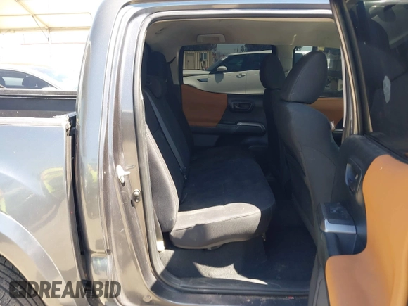 2016 Toyota Tacoma SR5 with VIN 5TFAX5GN7GX055884, listed as a IAAI auction lot 41943589 with 85,443 mi miles. Bid and sale history available at carsss.com. Image 8.