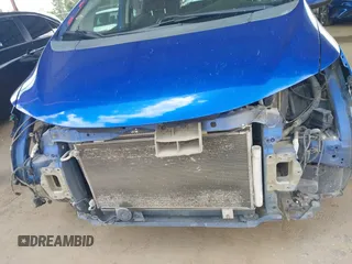 2015 Honda Fit LX z VIN 3HGGK5H51FM711607, wystawiony jako IAAI lot #42249495 z przebiegiem Nie podano mil oraz . Historia ofert i sprzedaży dostępna na DreamBid. Obrazek 6.