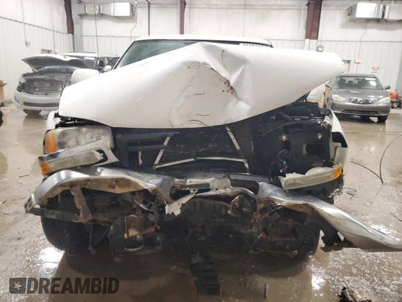 2005 GMC New Sierra 1500 SL with VIN 1GTEC19V55Z336229, listed as a Copart auction lot 86907474 with 0 mi miles and Non Repairable. Bid and sale history available at carsss.com. Image 5.
