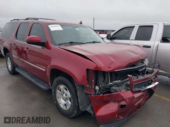 2011 Chevrolet Suburban LT with VIN 1GNSCJE07BR323241, listed as a IAAI auction lot 41548258 with 262,547 mi miles. Bid and sale history available at carsss.com. Image 1.
