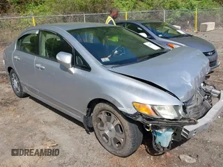 2006 Honda Civic z VIN JHMFA36286S017500, wystawiony jako IAAI lot #42202387 z przebiegiem 201 597 mil mil oraz . Historia ofert i sprzedaży dostępna na DreamBid. Obrazek 1.