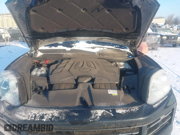 2024 Porsche Cayenne z VIN WP1AA2AY3RDA03125, wystawiony jako IAAI lot #41541684 z przebiegiem 32 813 mil mil oraz . Historia ofert i sprzedaży dostępna na DreamBid. Obrazek 10.