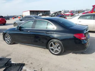 2019 Mercedes-Benz E 300 z VIN WDDZF4KB6KA632323, wystawiony jako IAAI lot #41488671 z przebiegiem 108 959 mil mil oraz . Historia ofert i sprzedaży dostępna na DreamBid. Obrazek 14.