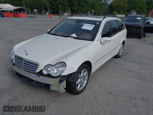 2004 Mercedes-Benz C 240 z VIN WDBRH61J94F511752, wystawiony jako IAAI lot #42100396 z przebiegiem 217 183 mil mil oraz . Historia ofert i sprzedaży dostępna na DreamBid. Obrazek 2.