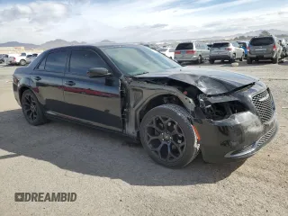 2019 Chrysler 300 Touring with VIN 2C3CCAAG6KH755596, listed as a Copart auction lot 47433935 with 60,668 mi miles and Salvage Title. Bid and sale history available at carsss.com. Image 4.