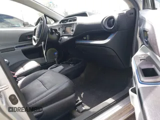 2013 Toyota Prius One z VIN JTDKDTB34D1049949, wystawiony jako IAAI lot #42246438 z przebiegiem 68 203 mil mil oraz . Historia ofert i sprzedaży dostępna na DreamBid. Obrazek 5.