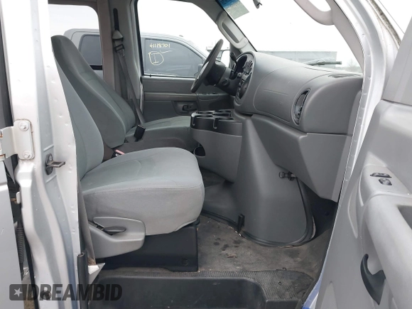 2006 Ford Econoline Cargo with VIN 1FTNS24W66DB32773, listed as a IAAI auction lot 41105626 with 219,787 mi miles. Bid and sale history available at carsss.com. Image 5.
