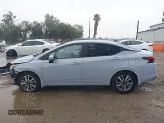 2024 Nissan Versa SV z VIN 3N1CN8EV1RL882882, wystawiony jako IAAI lot #41522203 z przebiegiem 4 673 mil mil oraz . Historia ofert i sprzedaży dostępna na DreamBid. Obrazek 15.