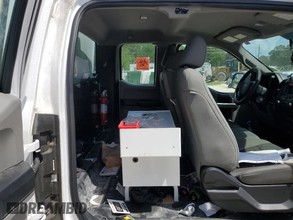 2017 Ford F-150 XL with VIN 1FTEX1C81HKE23923, listed as a Copart auction lot 51709285 with 199,431 mi miles and Clean Title. Bid and sale history available at carsss.com. Image 11.