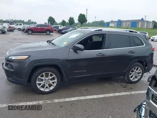 2016 Jeep Cherokee Latitude с VIN 1C4PJLCB2GW362820, выставлен на аукционе IAAI как лот 42432734 с пробегом 137 325 миль миль и . История ставок и продаж доступна на DreamBid. Изображение 14.