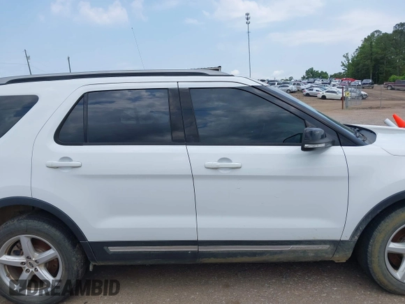 2017 Ford Explorer XLT with VIN 1FM5K8D88HGC80165, listed as a IAAI auction lot 42178307 with 234,035 mi miles and . Bid and sale history available at DreamBid. Image 13.