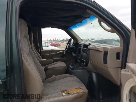 2004 Chevrolet Express Cargo Van with VIN 1GCGG25U541120927, listed as a IAAI auction lot 41279971 with 181,985 mi miles. Bid and sale history available at carsss.com. Image 5.