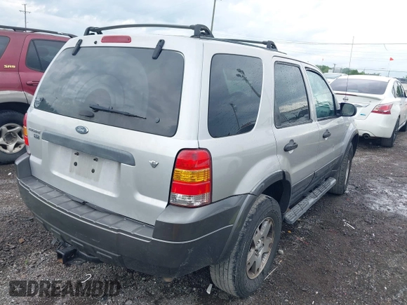 2005 Ford Escape XLT with VIN 1FMYU03185KE08782, listed as a IAAI auction lot 42158663 with 277,242 mi miles and . Bid and sale history available at DreamBid. Image 4.