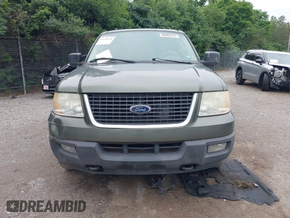 2005 Ford Expedition Special Service с VIN 1FMPU16575LB01825, выставлен на аукционе IAAI как лот 42335134 с пробегом 130 788 миль миль и . История ставок и продаж доступна на DreamBid. Изображение 6.