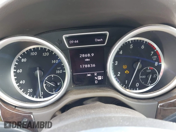 2012 Mercedes-Benz M ML 350 with VIN 4JGDA5HB9CA056210, listed as a IAAI auction lot 41892887 with 178,836 mi miles. Bid and sale history available at carsss.com. Image 7.