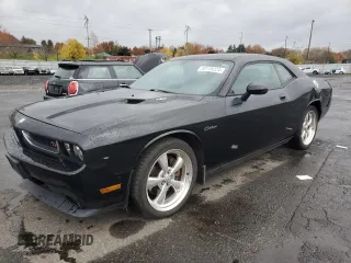 2010 Dodge Challenger R/T z VIN 2B3CJ5DT8AH241086, wystawiony jako Copart lot #80115224 z przebiegiem 110 689 mil mil oraz Szkody całkowita. Historia ofert i sprzedaży dostępna na DreamBid. Obrazek 1.