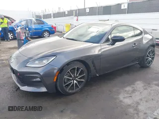 2022 Toyota 86 z VIN JF1ZNBC15N8754146, wystawiony jako IAAI lot #41895385 z przebiegiem 14 111 mil mil oraz . Historia ofert i sprzedaży dostępna na DreamBid. Obrazek 2.