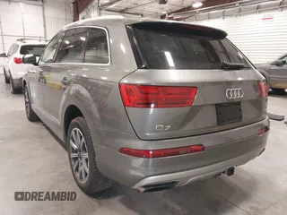 2017 Audi Q7 Premium Plus with VIN WA1LAAF73HD026692, listed as a IAAI auction lot 41938847 with 159,257 mi miles. Bid and sale history available at carsss.com. Image 3.