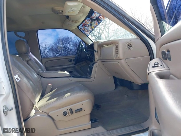 2005 Chevrolet Silverado 1500 LS with VIN 2GCEK13T151233103, listed as a IAAI auction lot 41656738 with 216,008 mi miles. Bid and sale history available at carsss.com. Image 5.