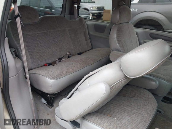 1998 Ford Windstar LX z VIN 2FMZA5148WBD66410, wystawiony jako IAAI lot #41917365 z przebiegiem 229 928 mil mil oraz . Historia ofert i sprzedaży dostępna na DreamBid. Obrazek 8.
