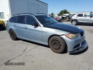 2007 BMW 3 Series 328xi z VIN WBAVT73597FZ36409, wystawiony jako Copart lot #61231975 z przebiegiem 236 005 mil mil oraz Szkoda całkowita • Salvage title. Historia ofert i sprzedaży dostępna na DreamBid. Obrazek 4.