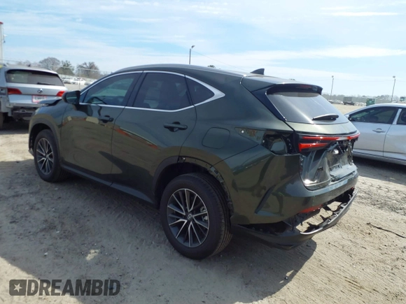 2024 Lexus NX 250 Premium z VIN 2T2GDCAZ1RC015929, wystawiony jako IAAI lot #41686646 z przebiegiem 27 898 mil mil oraz . Historia ofert i sprzedaży dostępna na DreamBid. Obrazek 3.
