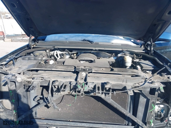 2015 Chevrolet Tahoe LTZ with VIN 1GNSCCKC8FR581994, listed as a IAAI auction lot 41406219 with 187,802 mi miles. Bid and sale history available at carsss.com. Image 10.