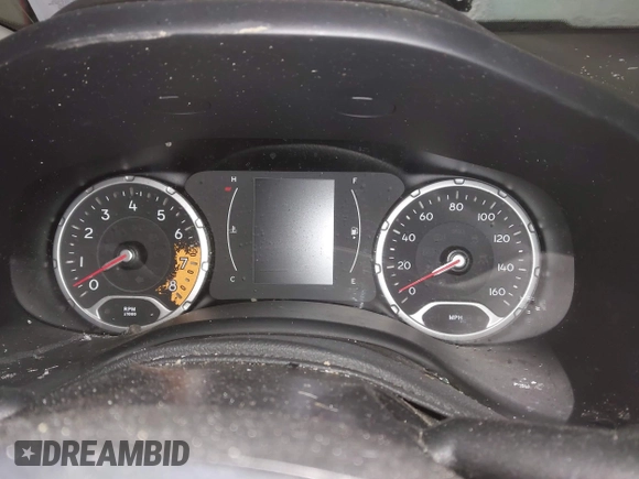 2016 Jeep Renegade Latitude with VIN ZACCJBBTXGPD19844, listed as a IAAI auction lot 41385777 with 102,891 mi miles. Bid and sale history available at carsss.com. Image 7.