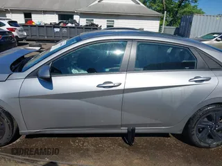 2023 Hyundai Elantra SEL z VIN 5NPLM4AG0PH107972, wystawiony jako IAAI lot #42200000 z przebiegiem 15 060 mil mil oraz . Historia ofert i sprzedaży dostępna na DreamBid. Obrazek 13.