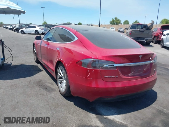 2017 Tesla Model S 60 z VIN 5YJSA1E18HF178698, wystawiony jako IAAI lot #42627397 z przebiegiem 87 301 mil mil oraz . Historia ofert i sprzedaży dostępna na DreamBid. Obrazek 14.