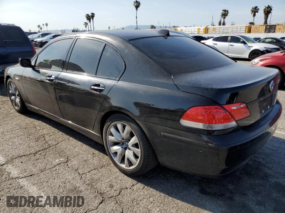 2007 BMW 7 Series 750i z VIN WBAHL83567DT09276, wystawiony jako Copart lot #51868895 z przebiegiem 150 744 mil mil oraz Czysty tytuł • Clean title. Historia ofert i sprzedaży dostępna na DreamBid. Obrazek 2.