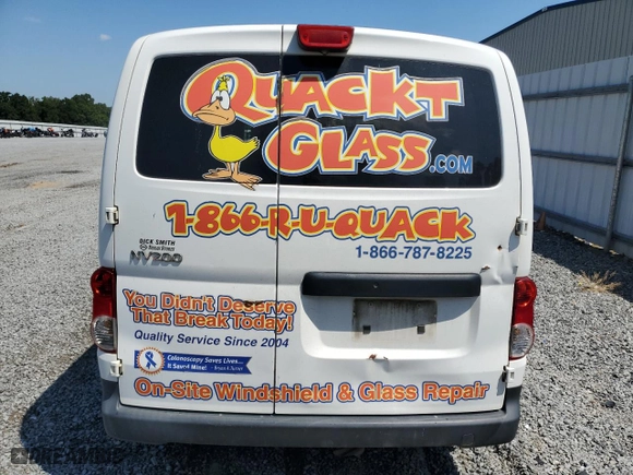 2015 Nissan NV200 S with VIN 3N6CM0KN2FK729609, listed as a Copart auction lot 68689044 with 223072 miles and Salvage Title. Bid and sale history available at carsss.com. Image 6.