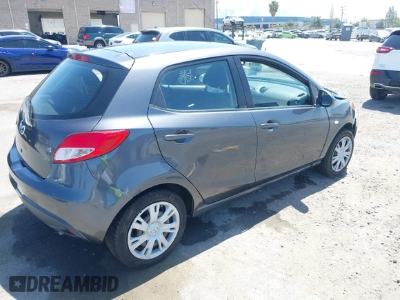2014 Mazda 2 Sport z VIN JM1DE1KY8E0172828, wystawiony jako IAAI lot #42374758 z przebiegiem 120 180 mil mil oraz . Historia ofert i sprzedaży dostępna na DreamBid. Obrazek 4.