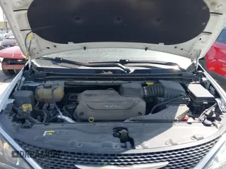 2019 Chrysler Pacifica Touring Plus z VIN 2C4RC1FG5KR541627, wystawiony jako IAAI lot #41846726 z przebiegiem 97 086 mil mil oraz . Historia ofert i sprzedaży dostępna na DreamBid. Obrazek 10.