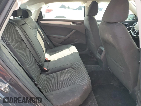 2018 Volkswagen Passat S z VIN 1VWAA7A32JC031105, wystawiony jako Copart lot #40646454 z przebiegiem 175 621 mil mil oraz Szkoda całkowita • Salvage title. Historia ofert i sprzedaży dostępna na DreamBid. Obrazek 10.