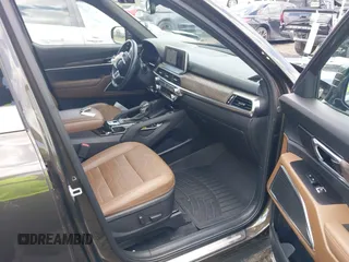 2022 Kia Telluride SX with VIN 5XYP5DHC3NG306763, listed as a IAAI auction lot 42267394 with 110,000 mi miles and . Bid and sale history available at DreamBid. Image 5.
