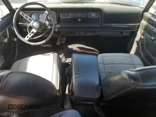 1976 Jeep Grand Wagoneer с VIN J6A15MZ101311, выставлен на аукционе Copart как лот 72651174 с пробегом 21 074 миль миль и Списание • Salvage title. История ставок и продаж доступна на DreamBid. Изображение 8.