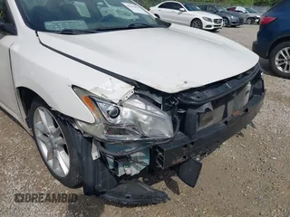 2011 Nissan Maxima SV z VIN 1N4AA5AP8BC828573, wystawiony jako IAAI lot #42163036 z przebiegiem 196 035 mil mil oraz . Historia ofert i sprzedaży dostępna na DreamBid. Obrazek 18.