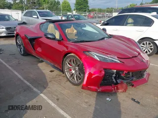2024 Chevrolet Corvette 2LZ z VIN 1G1YE2D35R5605516, wystawiony jako IAAI lot #42291526 z przebiegiem 2472 mil mil oraz . Historia ofert i sprzedaży dostępna na DreamBid. Obrazek 1.