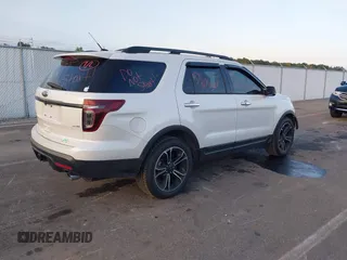2013 Ford Explorer Sport z VIN 1FM5K8GT7DGB44569, wystawiony jako IAAI lot #40353201 z przebiegiem 146 860 mil mil oraz . Historia ofert i sprzedaży dostępna na DreamBid. Obrazek 4.