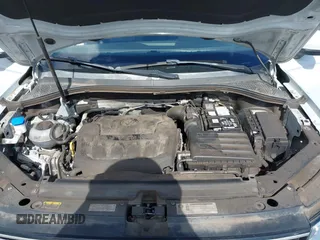 2018 Volkswagen Tiguan SEL z VIN 3VV3B7AX7JM126402, wystawiony jako IAAI lot #42046690 z przebiegiem 54 790 mil mil oraz . Historia ofert i sprzedaży dostępna na DreamBid. Obrazek 10.