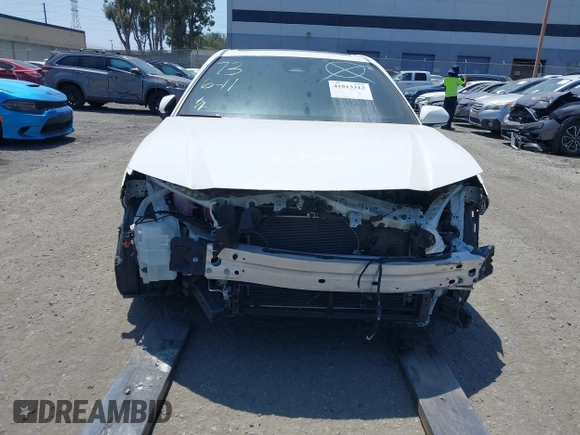 2025 Toyota Camry LE z VIN 4T1DAACK8SU029853, wystawiony jako IAAI lot #41813312 z przebiegiem 25 522 mil mil oraz . Historia ofert i sprzedaży dostępna na DreamBid. Obrazek 13.