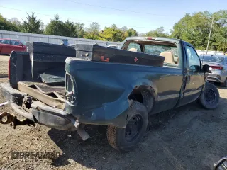 2001 Ford Super Duty F-250 XL with VIN 1FTNF20F81EC82381, listed as a Copart auction lot 70332273 with 365,218 mi miles and Salvage Title. Bid and sale history available at carsss.com. Image 3.