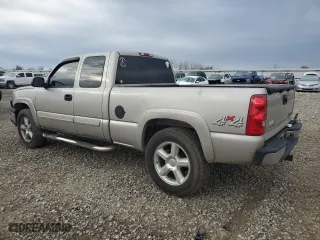 2004 Chevrolet Silverado 1500 LS with VIN 2GCEK19T341264147, listed as a Copart auction lot 81080944 with 273,431 mi miles and Salvage Title. Bid and sale history available at carsss.com. Image 2.