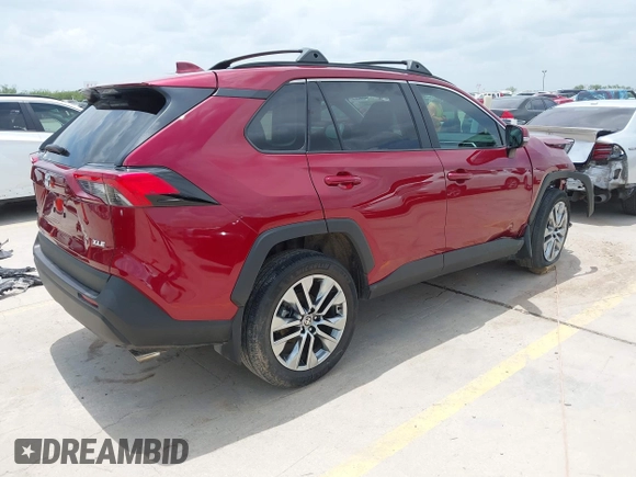 2022 Toyota RAV4 XLE Premium z VIN 2T3C1RFV3NW226182, wystawiony jako IAAI lot #42405020 z przebiegiem 31 813 mil mil oraz . Historia ofert i sprzedaży dostępna na DreamBid. Obrazek 4.
